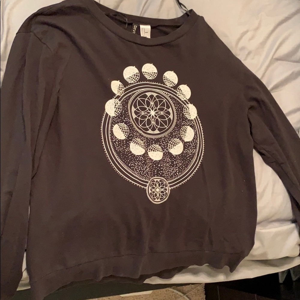 Black sweatshirt